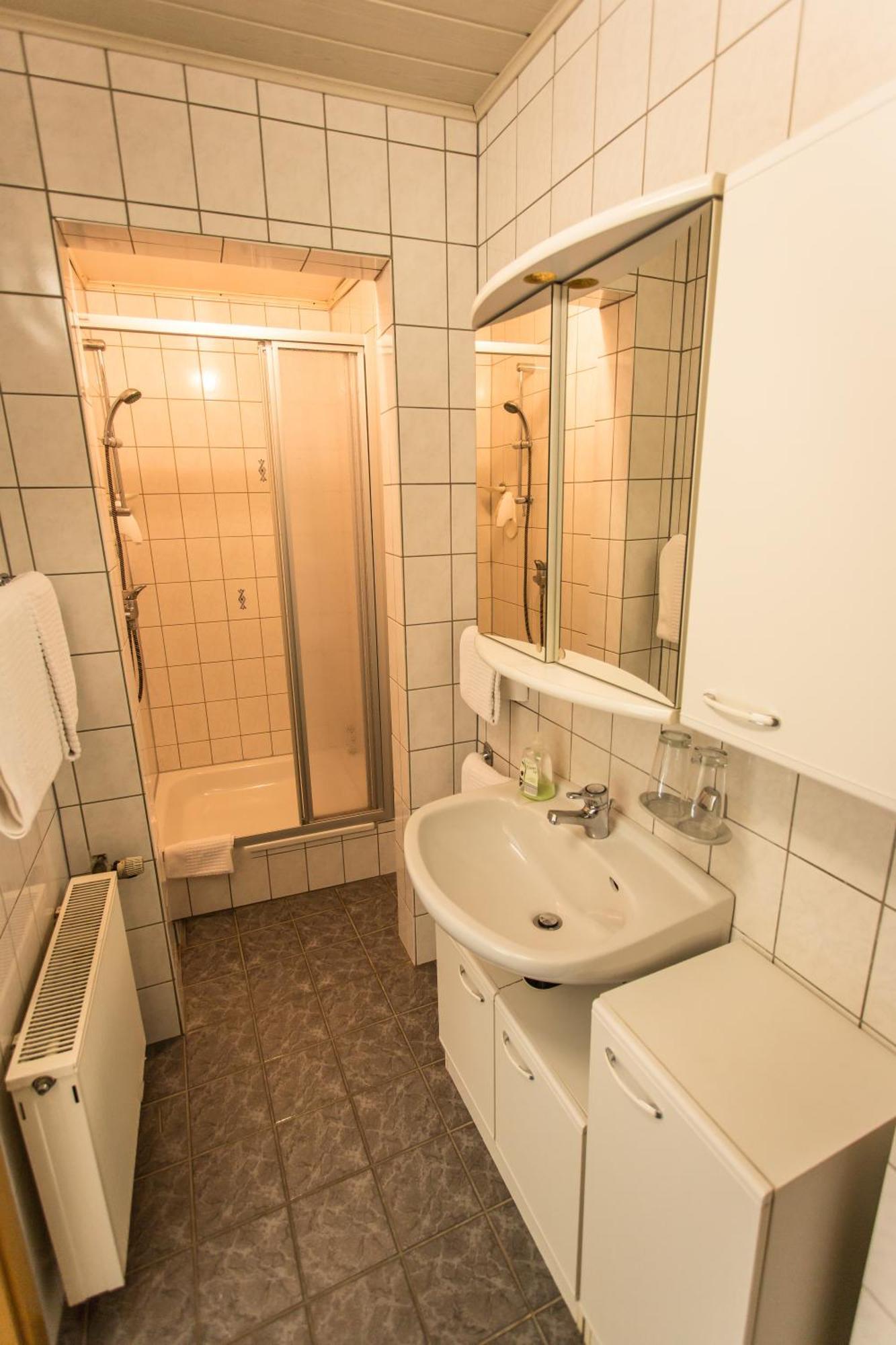 Hotel Leyscher Hof Leutesdorf Room photo